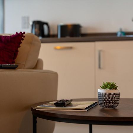 Spacious Apartment In Woking Town Centre Exteriér fotografie