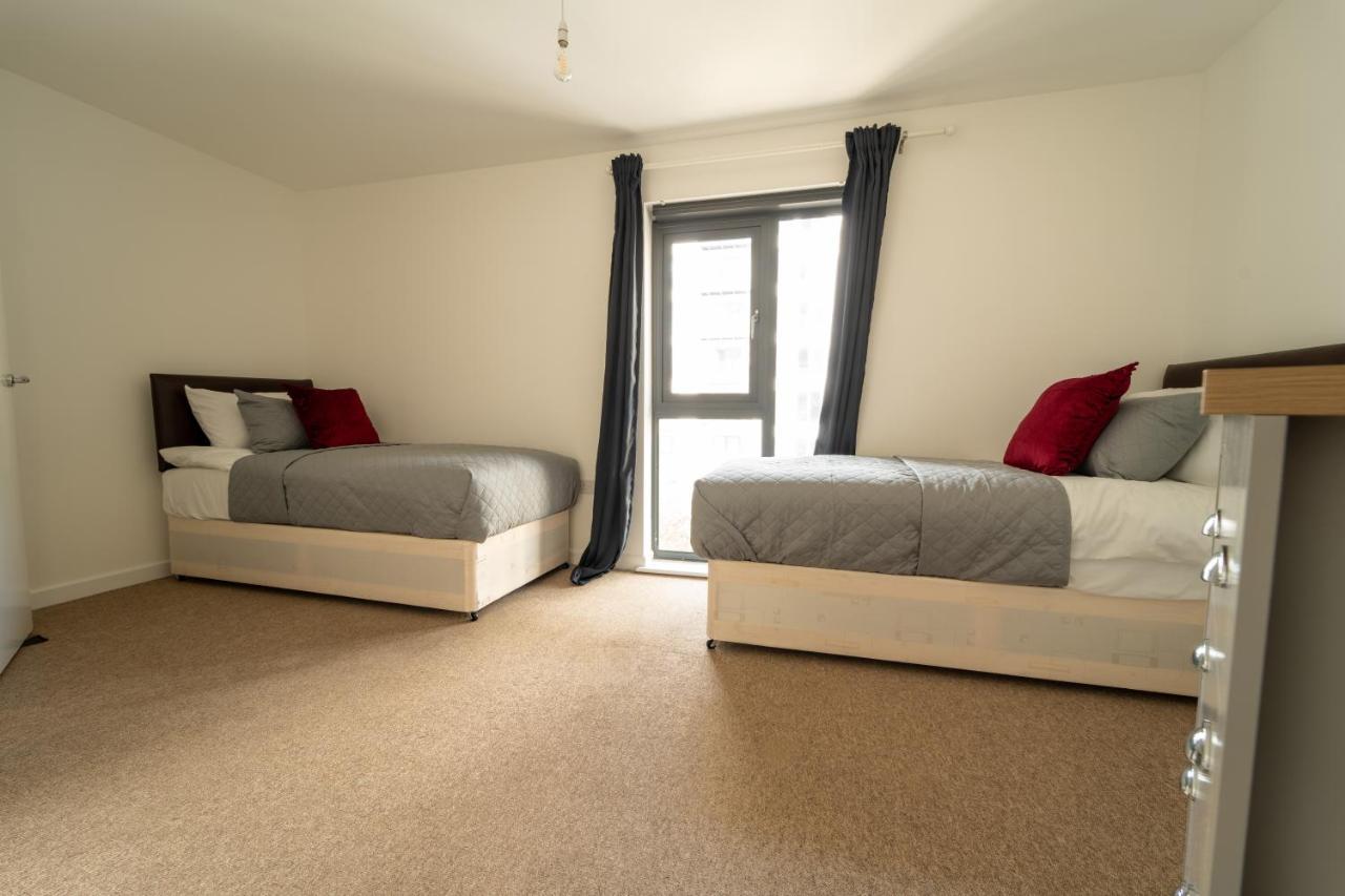 Spacious Apartment In Woking Town Centre Exteriér fotografie