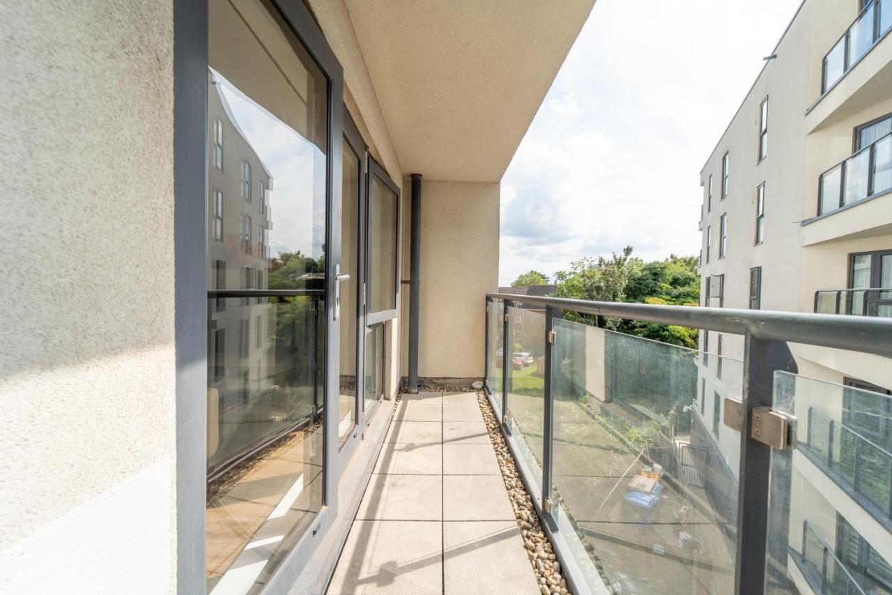Spacious Apartment In Woking Town Centre Exteriér fotografie