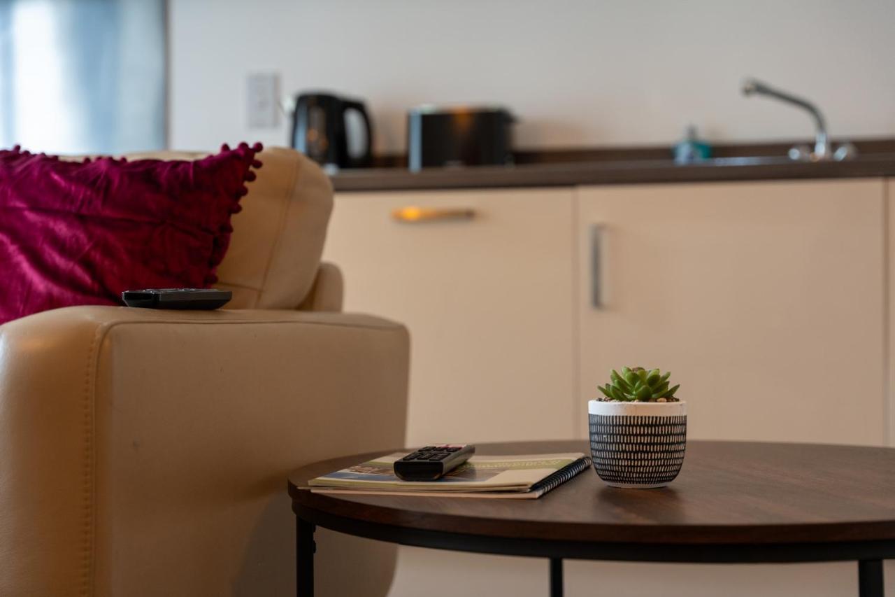 Spacious Apartment In Woking Town Centre Exteriér fotografie
