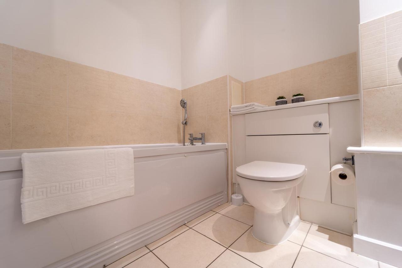 Spacious Apartment In Woking Town Centre Exteriér fotografie