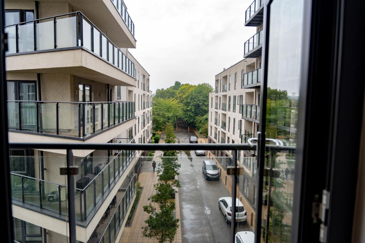 Spacious Apartment In Woking Town Centre Exteriér fotografie