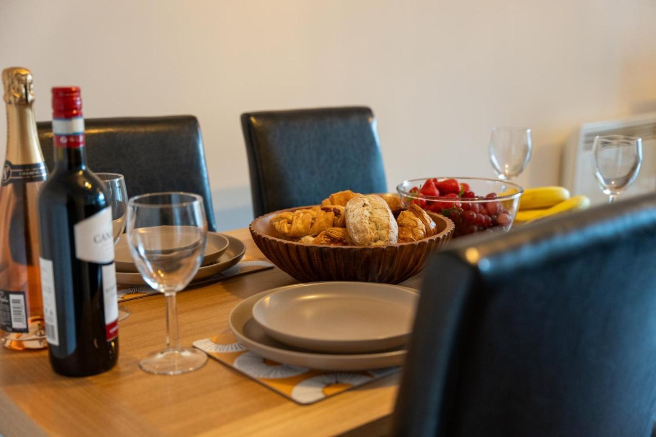 Spacious Apartment In Woking Town Centre Exteriér fotografie